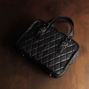 2022/12 キルティングブリーフケース 小 ダイヤモンドパイソン