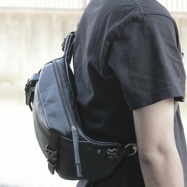 レザーブランドS'FACTORY BURNOUT ボディバッグ カウレザー ブラック（牛革）