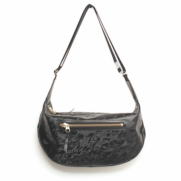 バナナショルダーバッグ ブラック カモフラ柄 カウレザー（牛革）